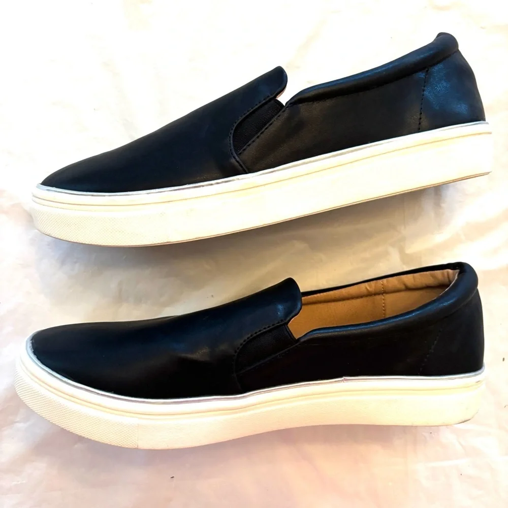 NWOT Torrid Metal trim slip on sneakers black vegan leather SZ 8 W.